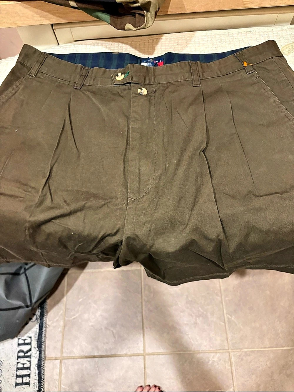Tommy Hilfiger Men's Flat Front Shorts in Brown Waist 38